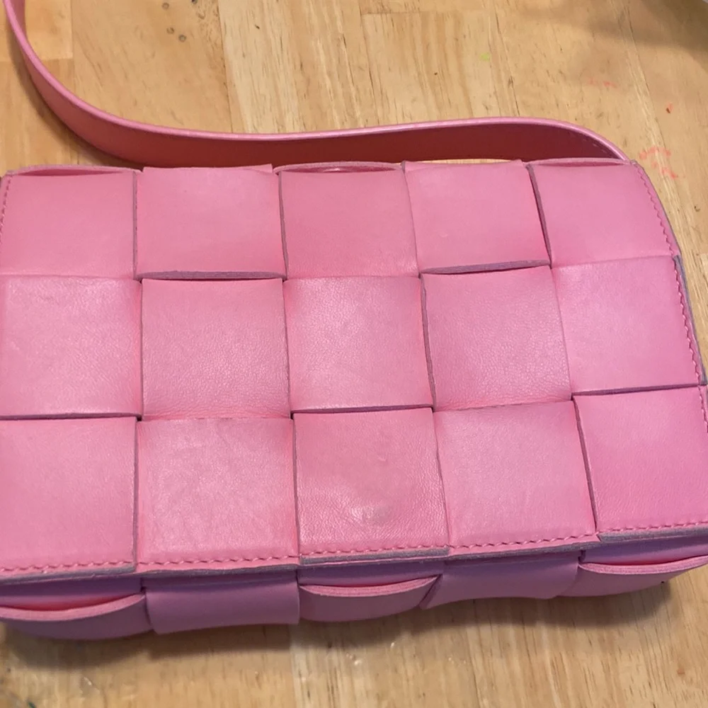 Authentic BOTTEGA VENETA Small Intrecciato Leather Cassette Crossbody Bag - Picture 12 of 16